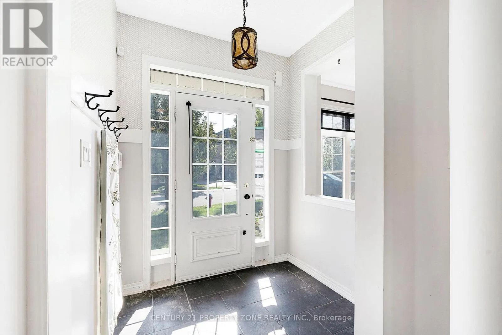 401 BAYLIS COURT