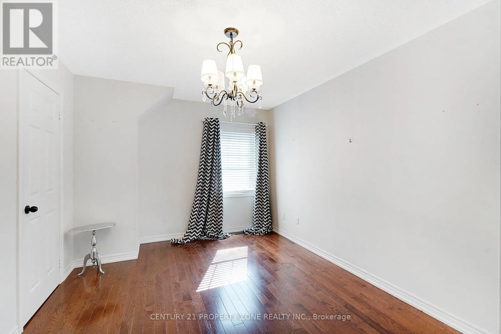 401 BAYLIS COURT