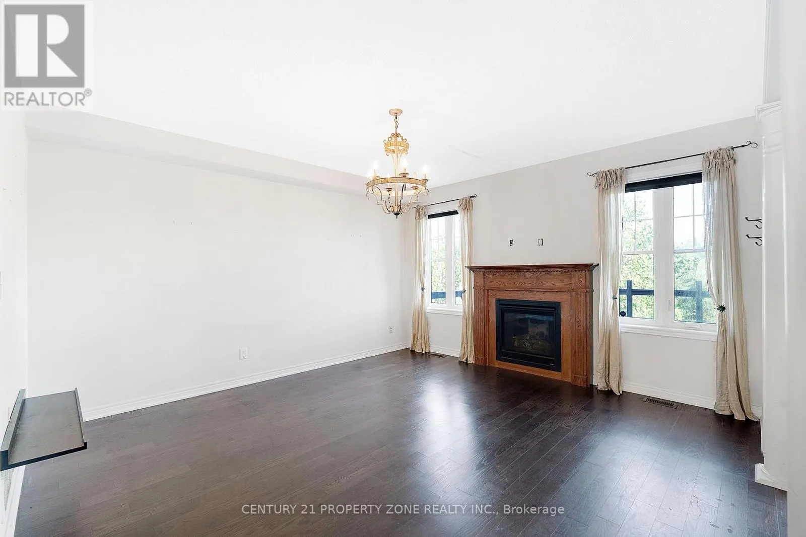 401 BAYLIS COURT