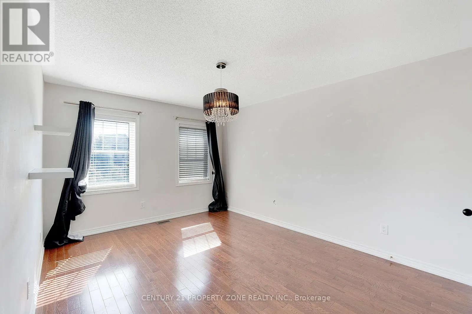 401 BAYLIS COURT