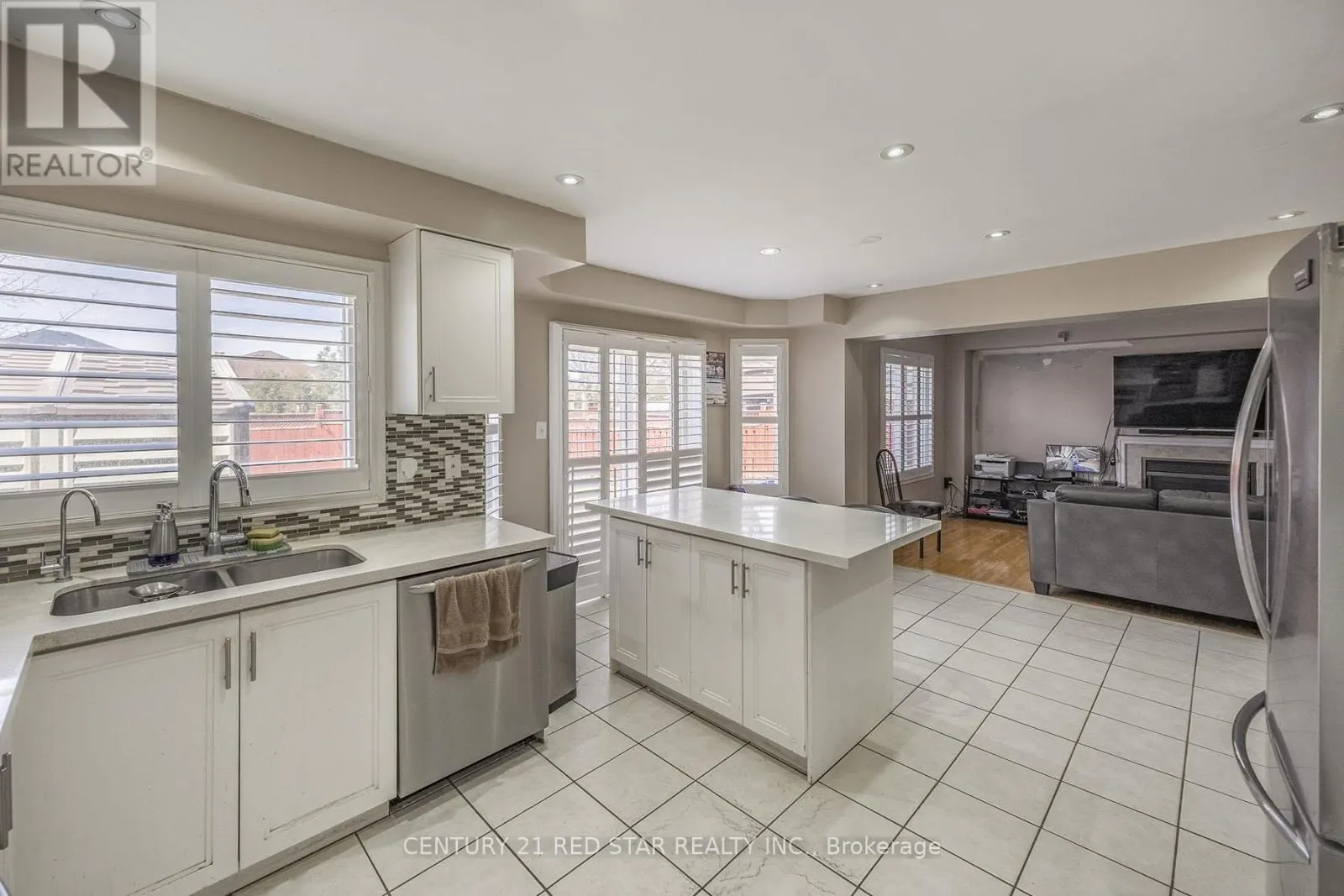 36 FIELD THISTLE DRIVE