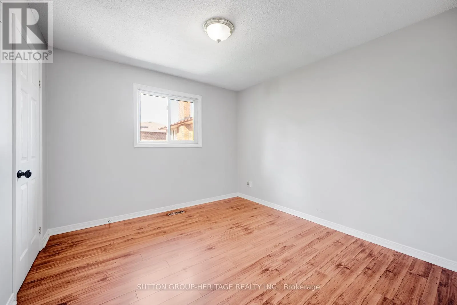 8 POINSETTIA PLACE