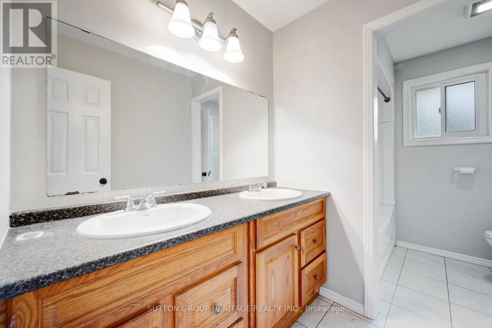 8 POINSETTIA PLACE