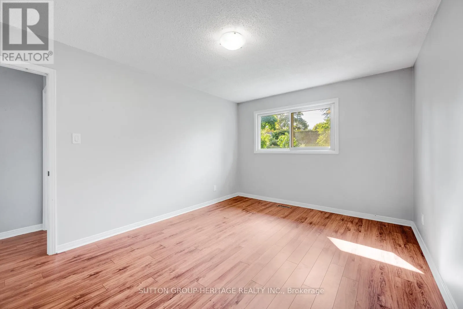 8 POINSETTIA PLACE