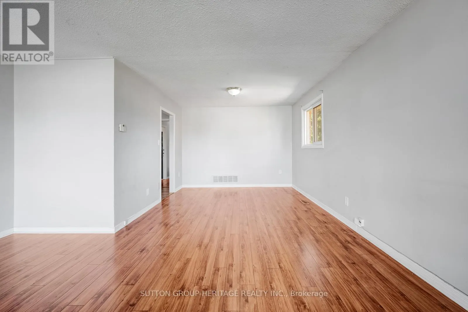 8 POINSETTIA PLACE