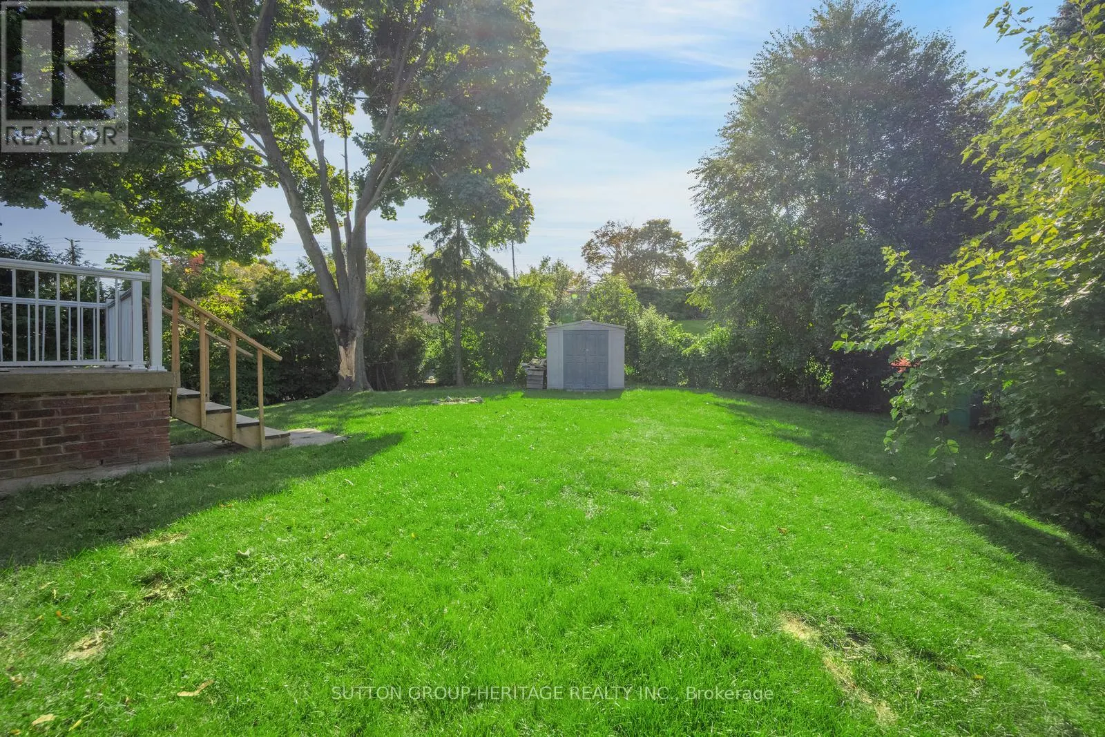 8 POINSETTIA PLACE