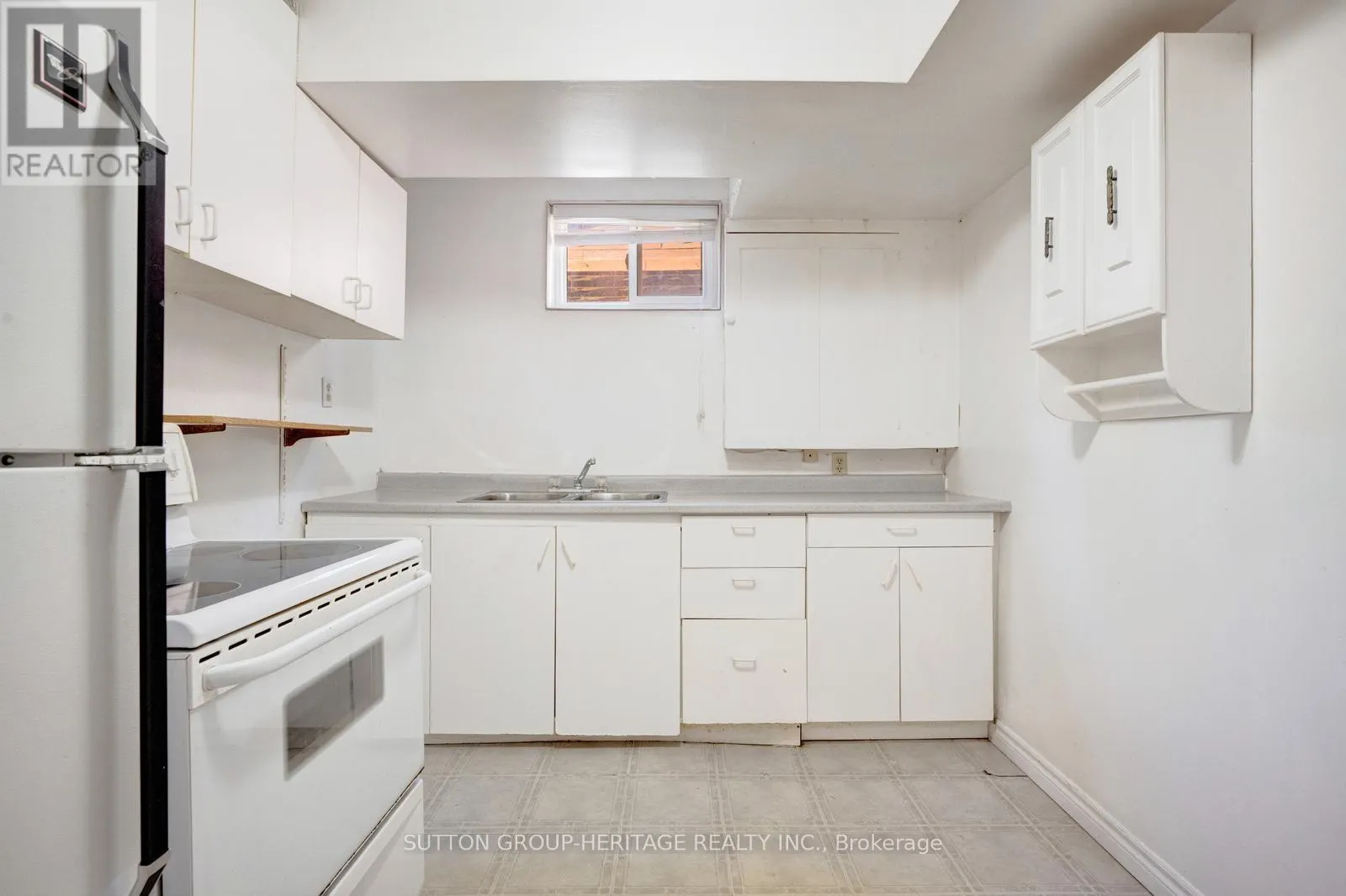 8 POINSETTIA PLACE
