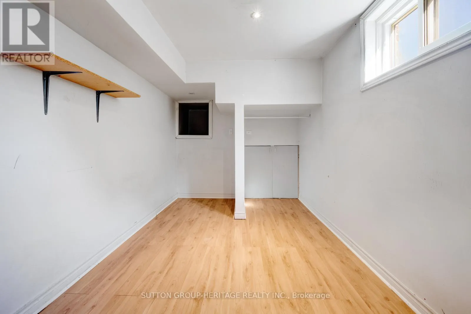 8 POINSETTIA PLACE