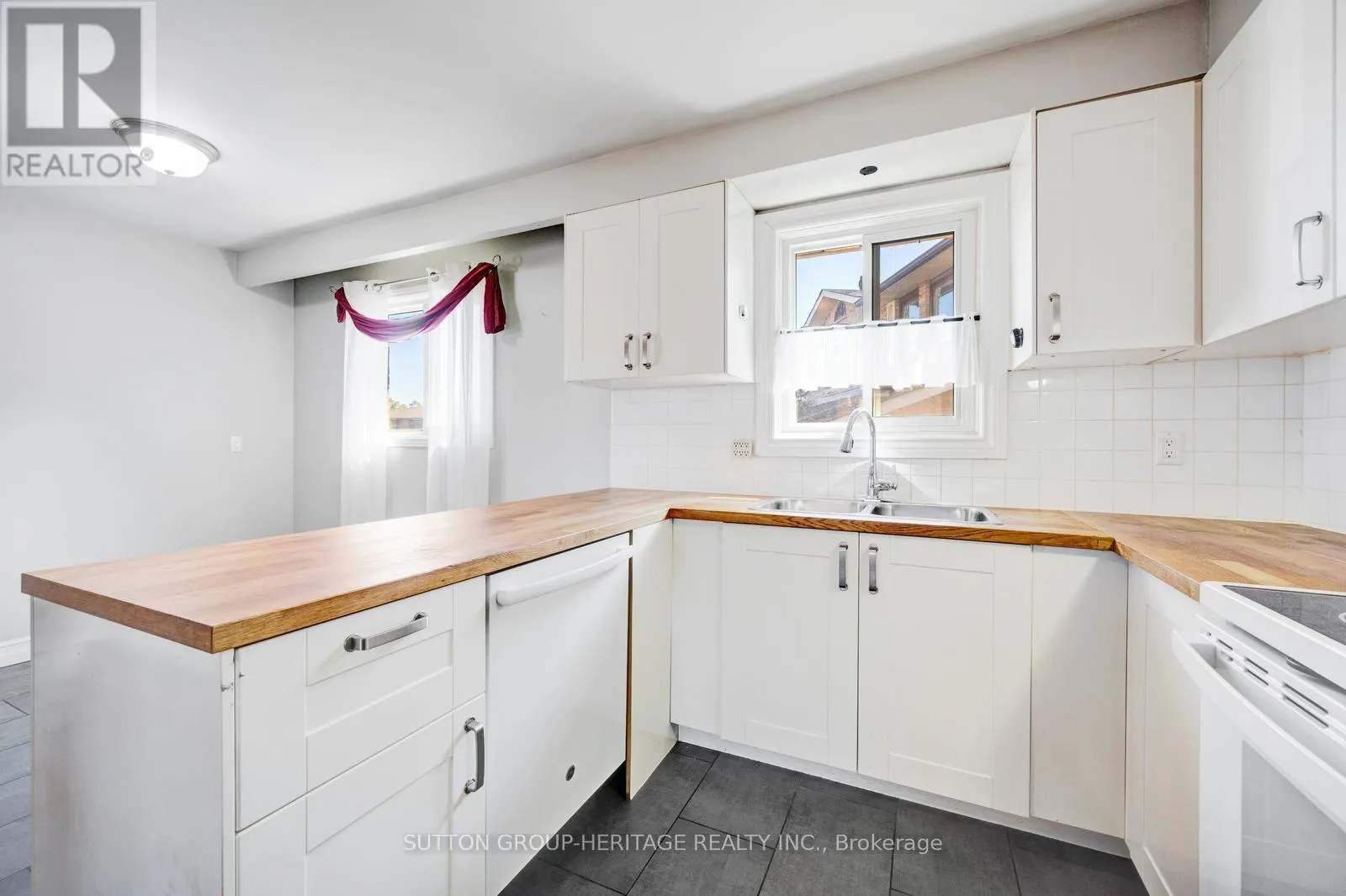 8 POINSETTIA PLACE