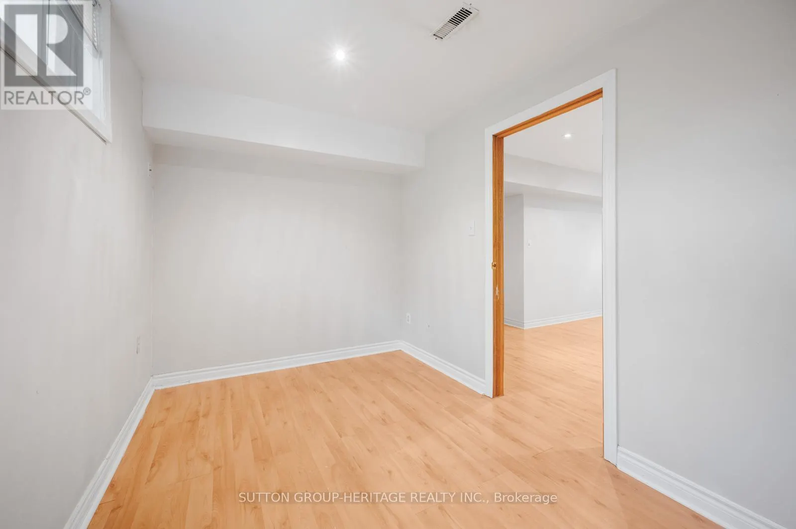 8 POINSETTIA PLACE