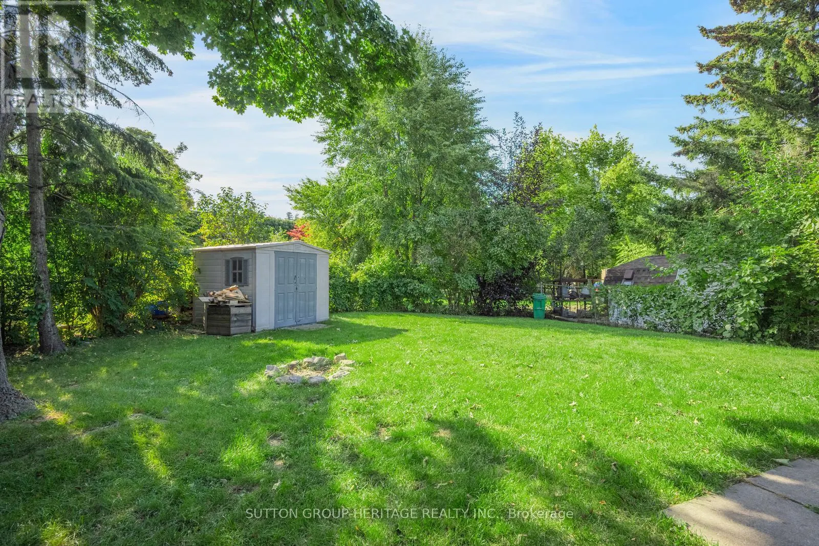 8 POINSETTIA PLACE
