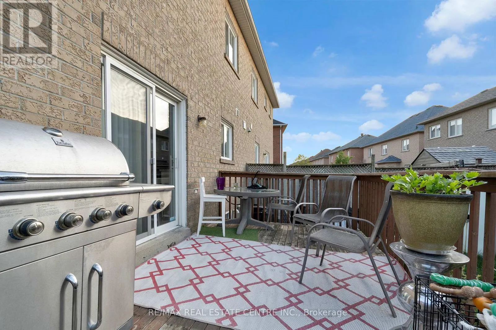 140 SAINTSBURY CRESCENT