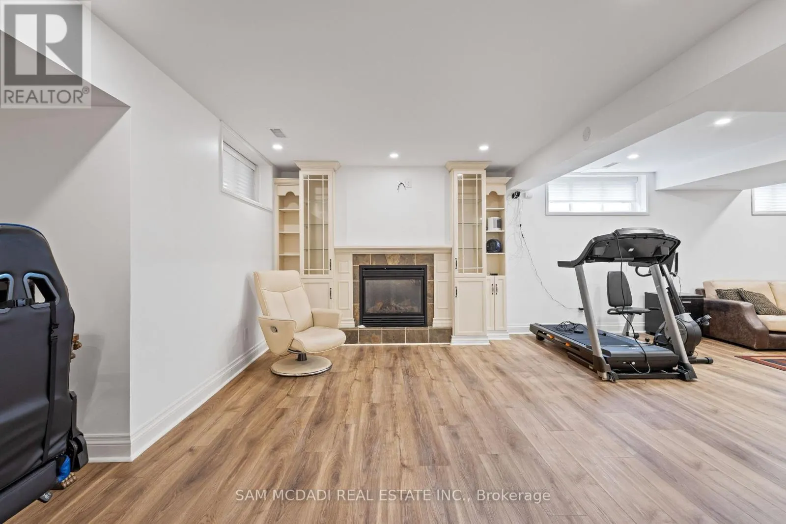 1497 INDIAN GROVE