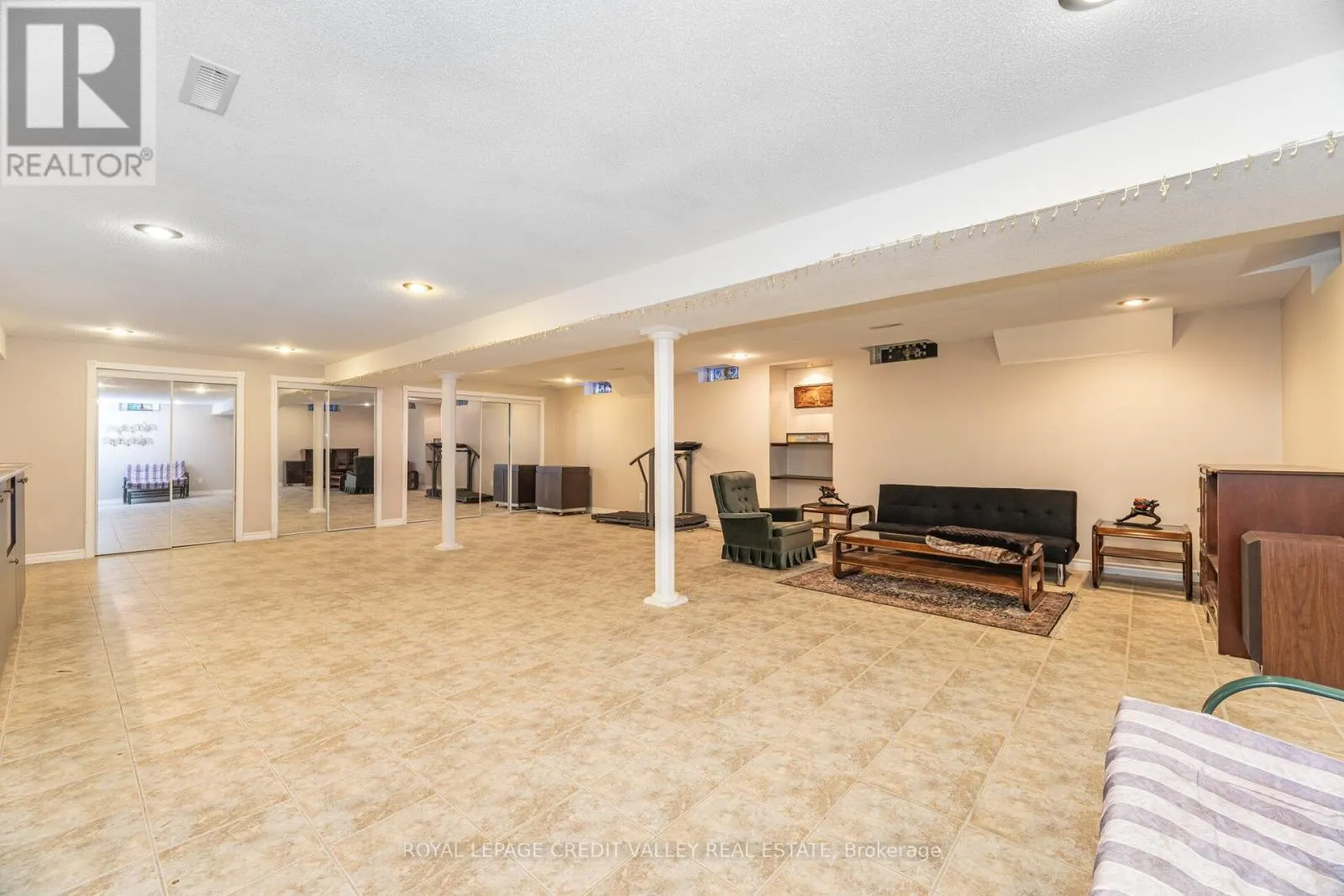 91 TRAILSIDE WALK