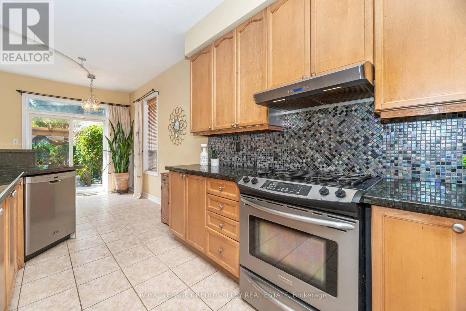 91 TRAILSIDE WALK