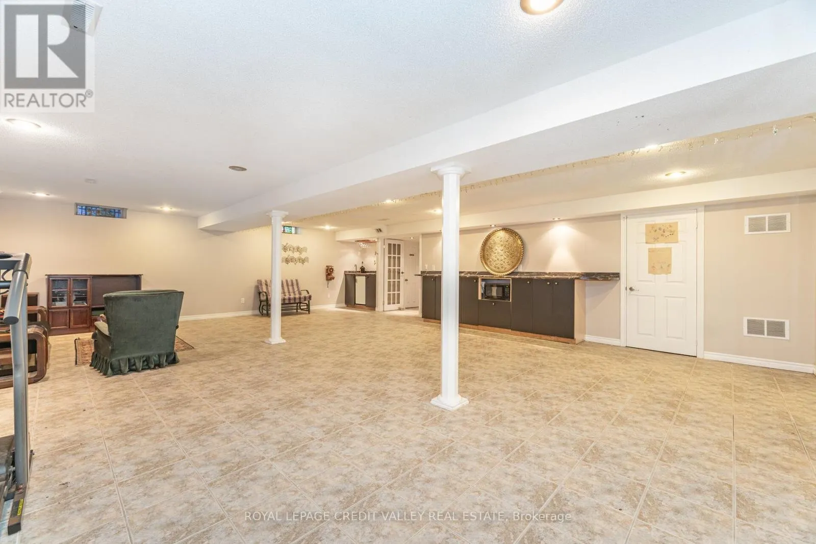 91 TRAILSIDE WALK
