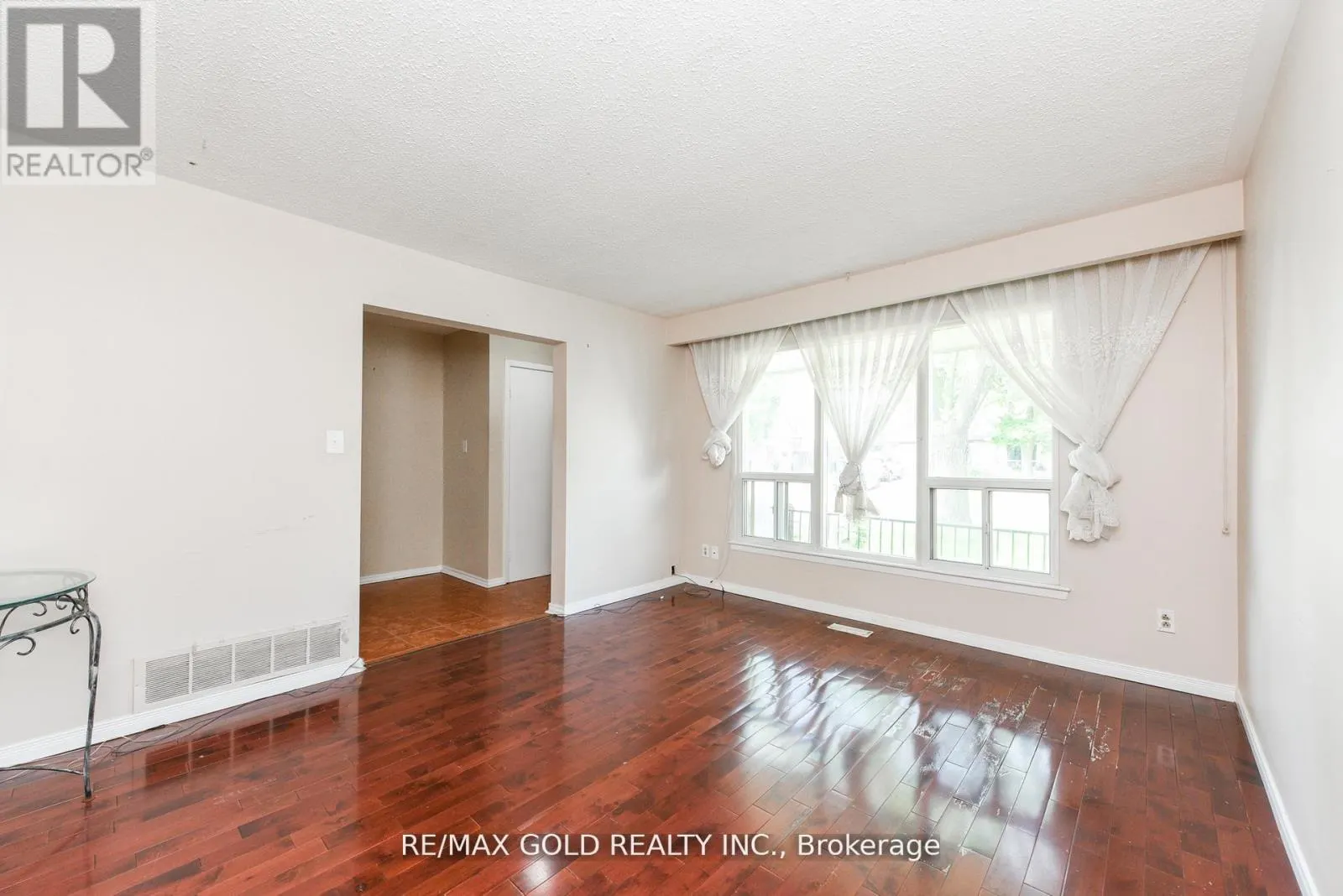 29 GLENMORE CRESCENT