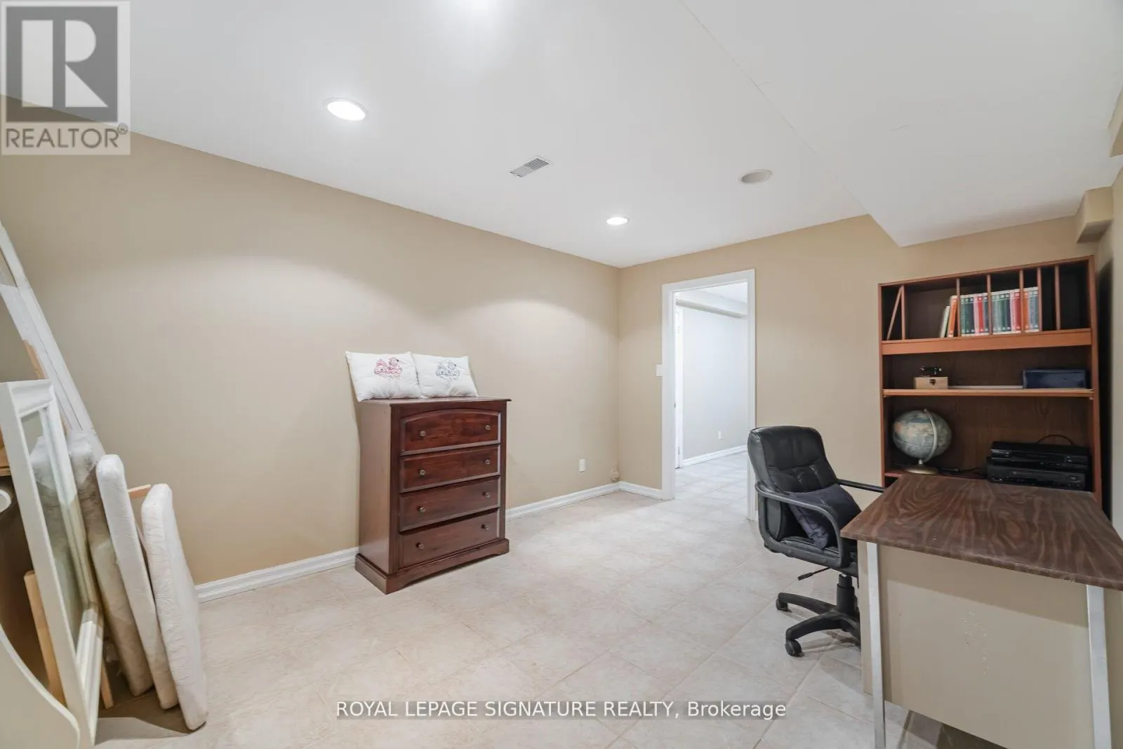 4097 HICKORY DRIVE