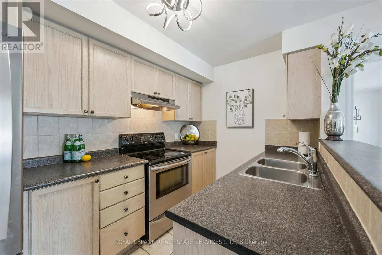 325 - 4975 SOUTHAMPTON DRIVE