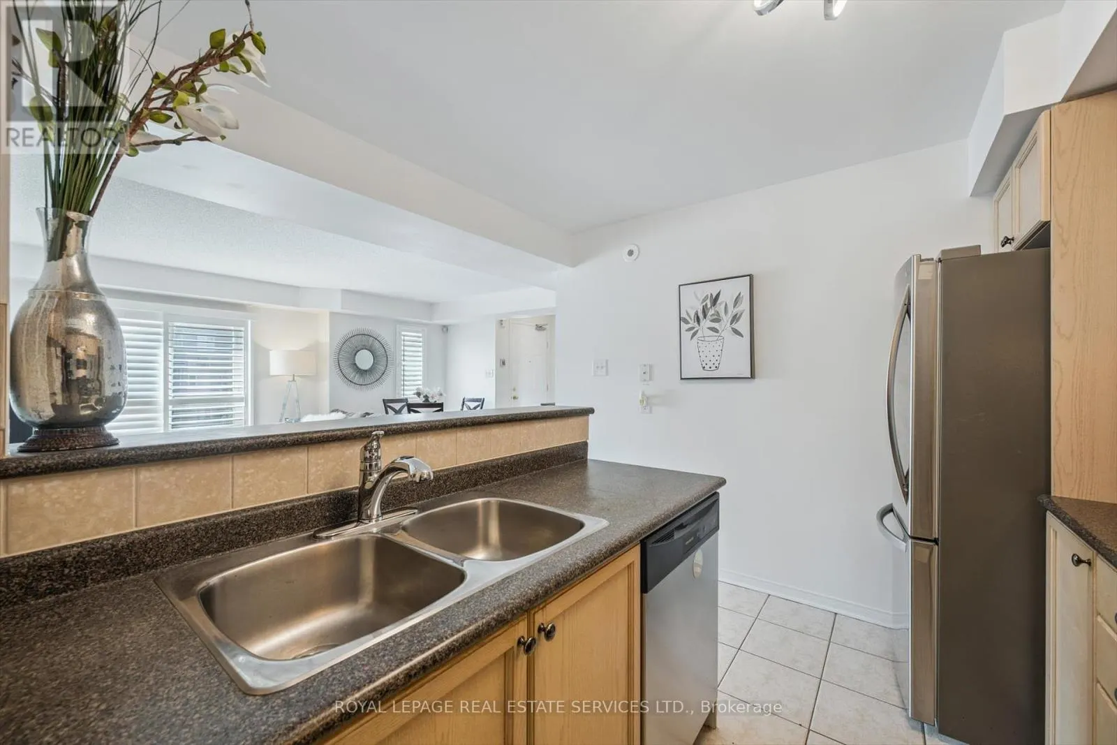 325 - 4975 SOUTHAMPTON DRIVE