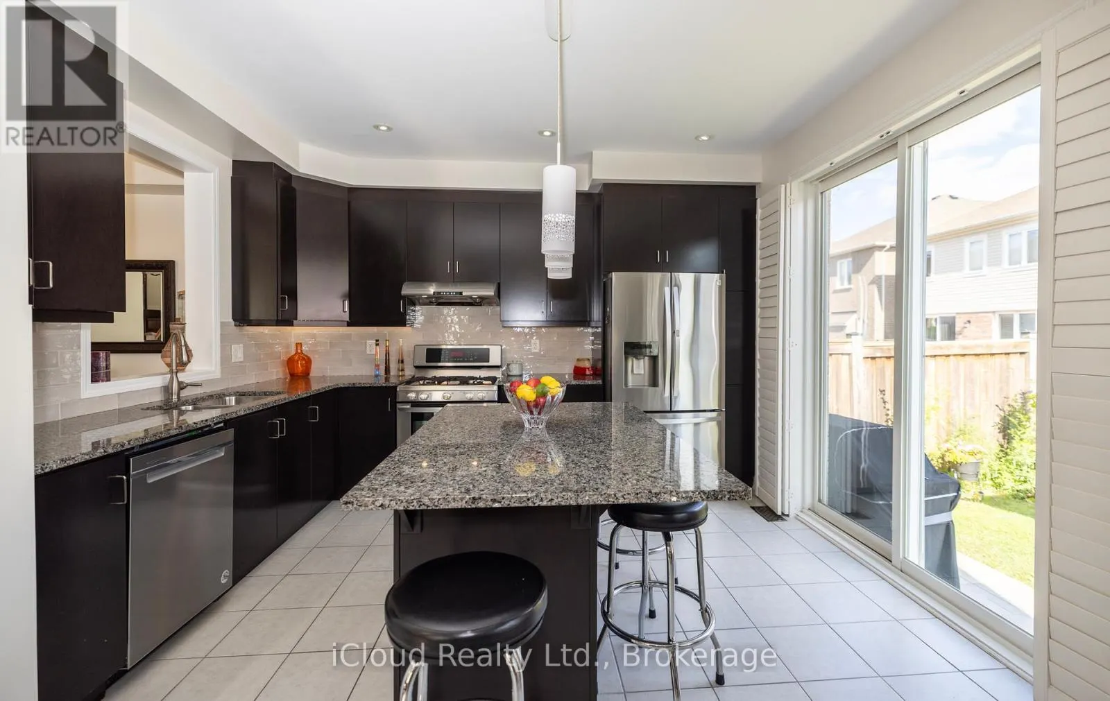 954 PENSON CRESCENT