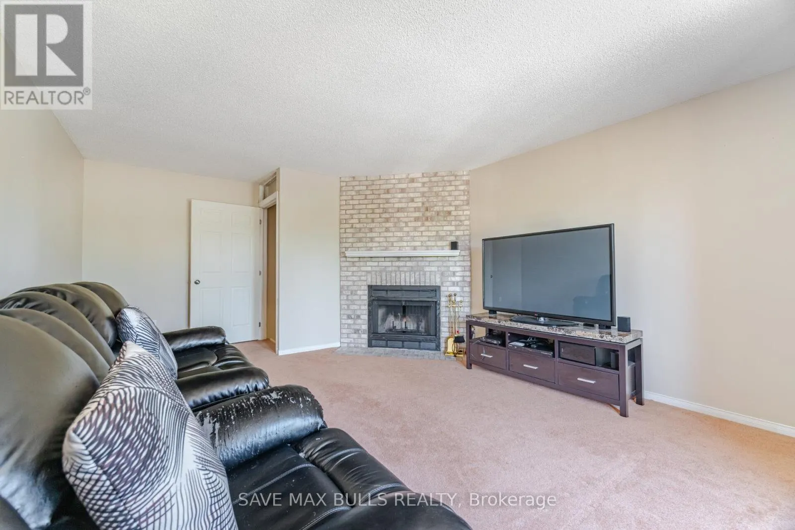 146 TOBA CRESCENT