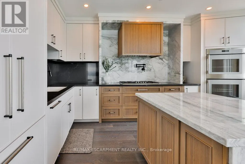 2101 - 2060 LAKESHORE ROAD