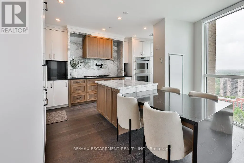 2101 - 2060 LAKESHORE ROAD