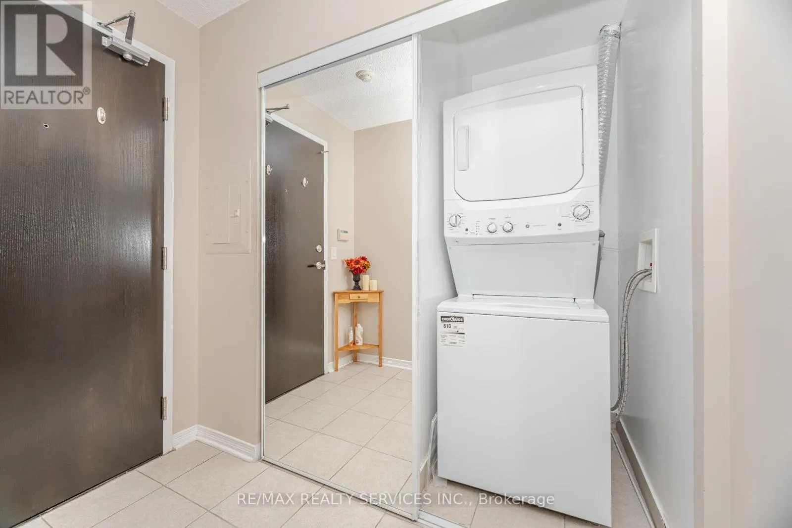 105 - 60 VIA ROSEDALE WAY