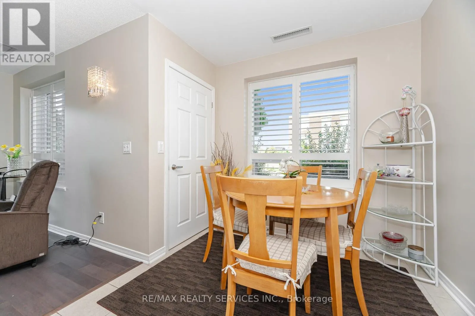105 - 60 VIA ROSEDALE WAY