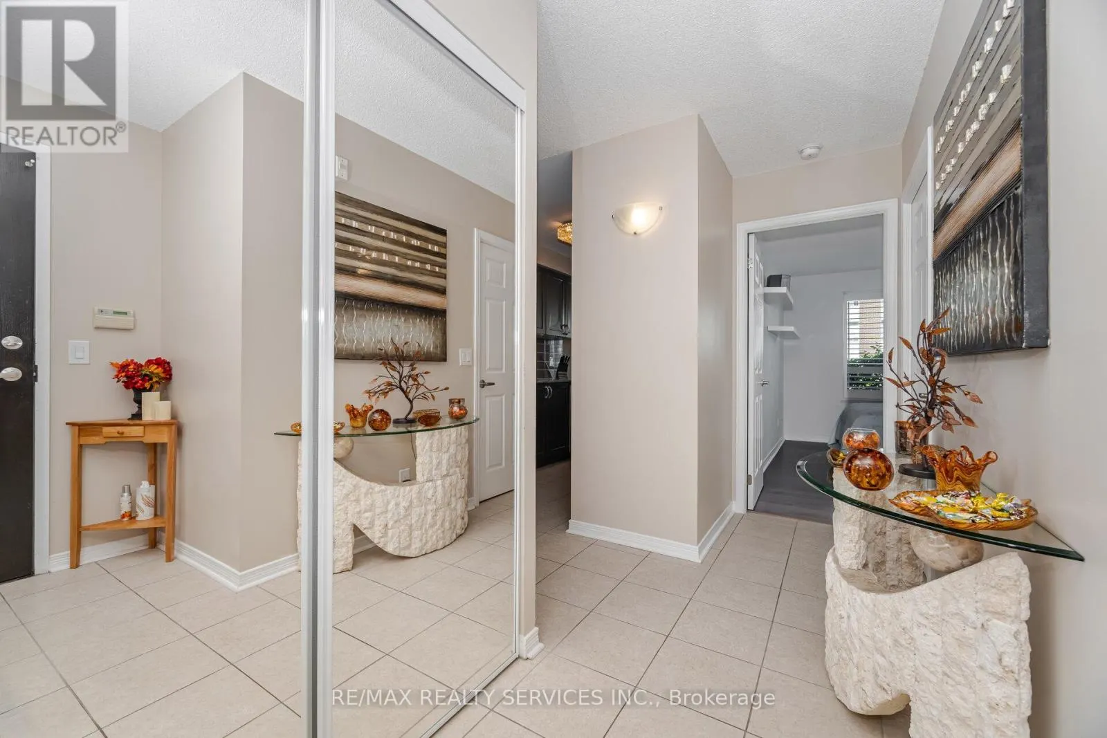 105 - 60 VIA ROSEDALE WAY