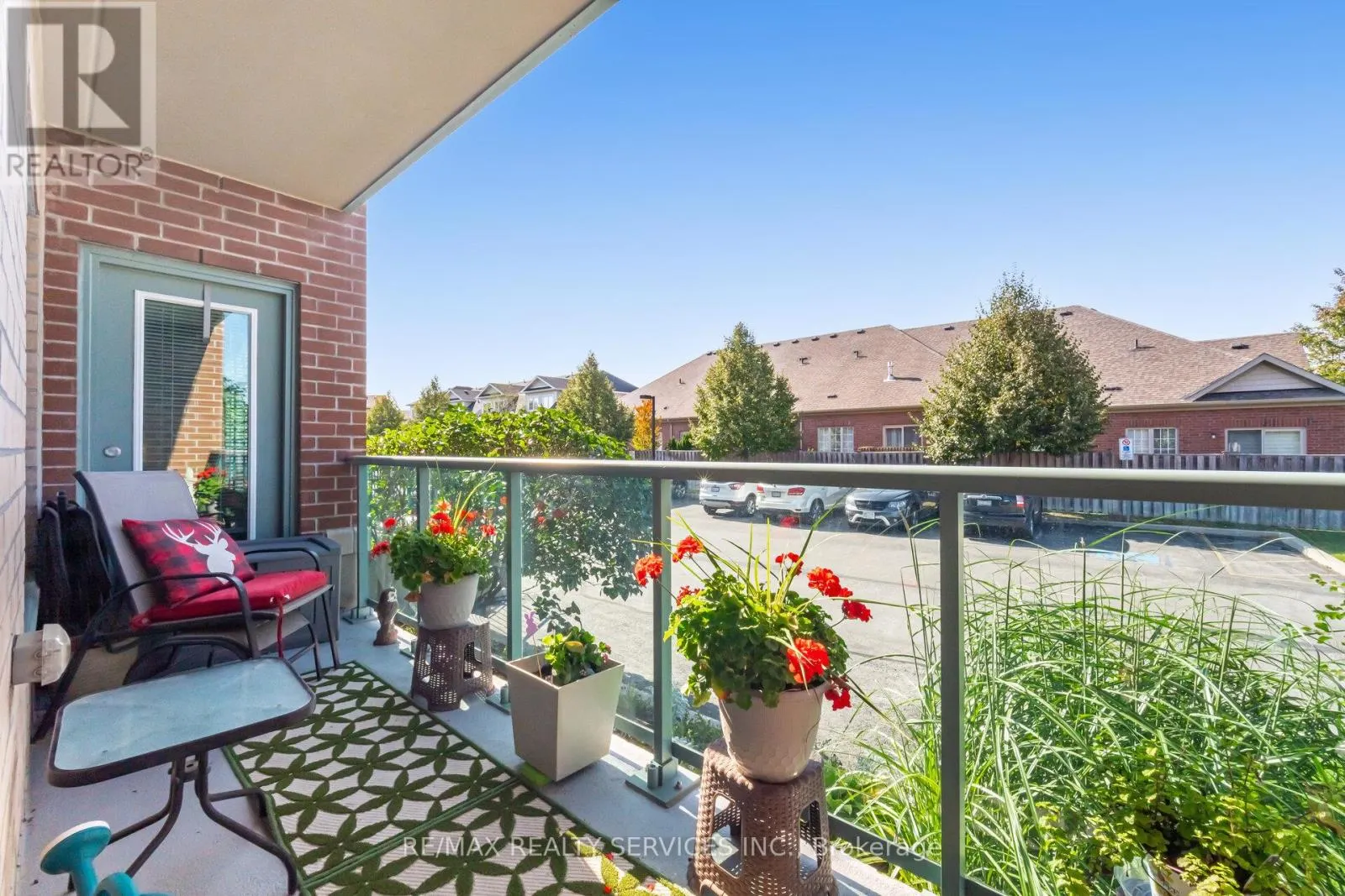 105 - 60 VIA ROSEDALE WAY