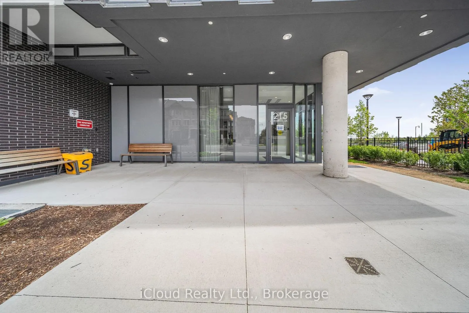 709 - 215 VETERANS DRIVE