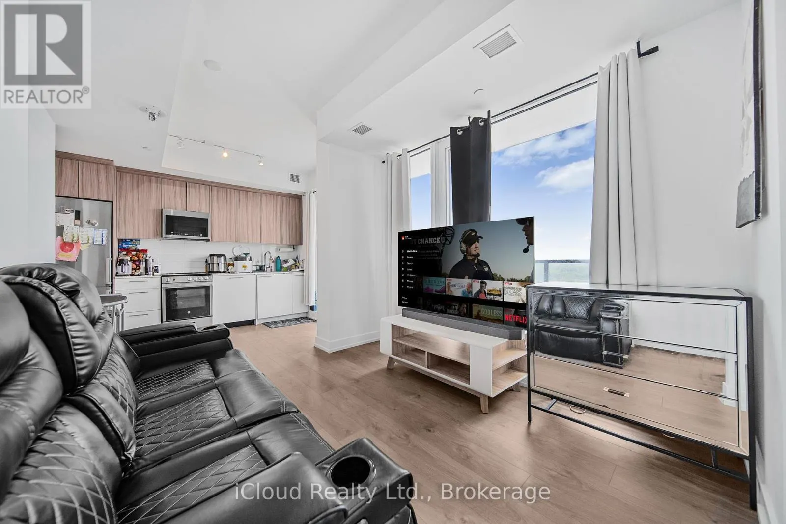 709 - 215 VETERANS DRIVE