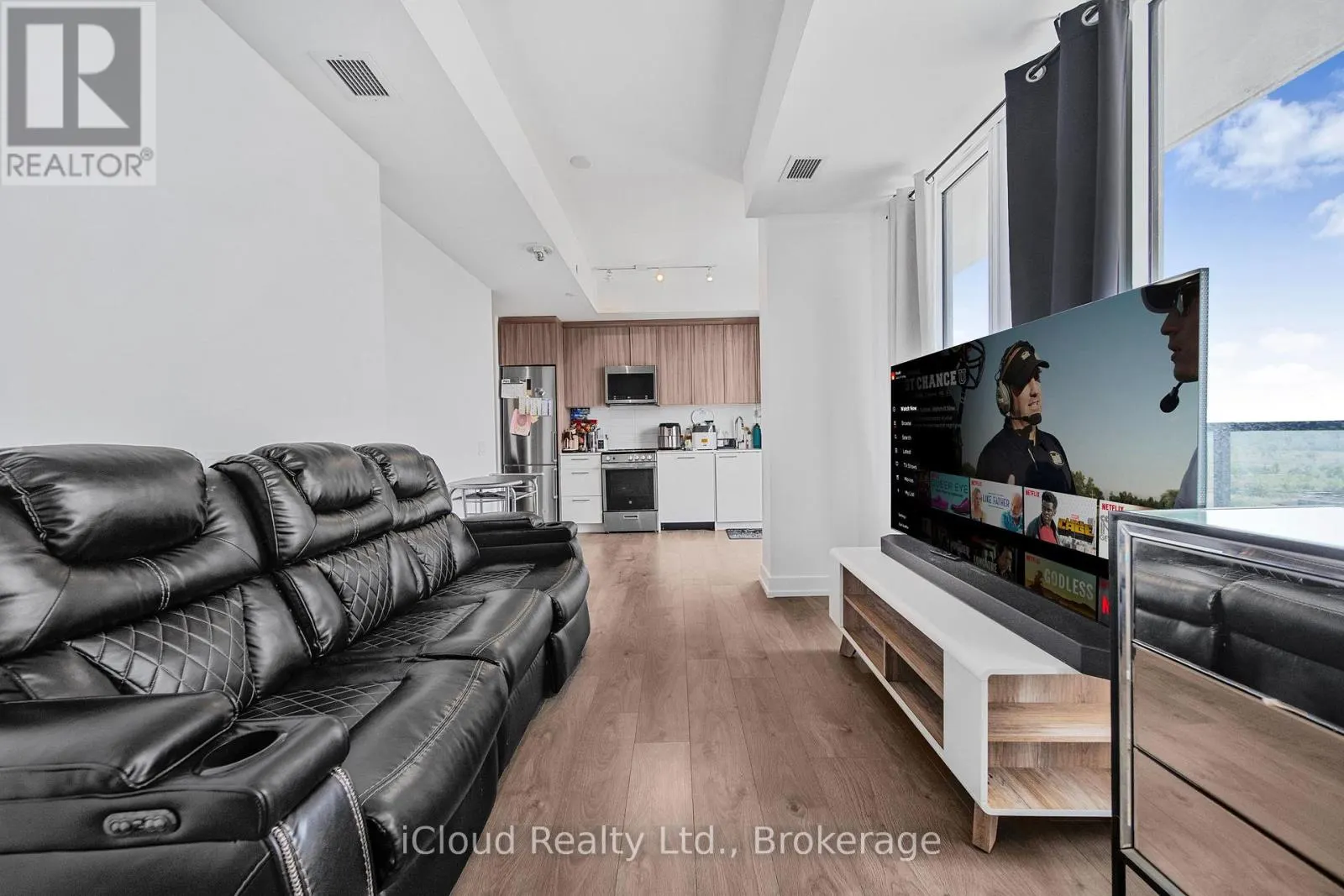 709 - 215 VETERANS DRIVE