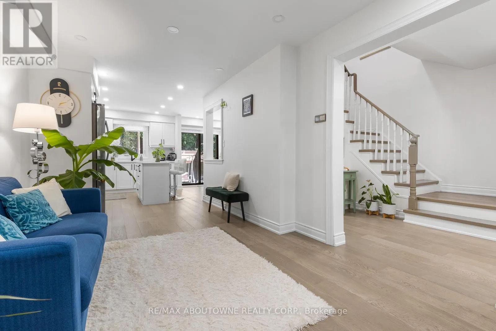 1118 AVONDALE DRIVE