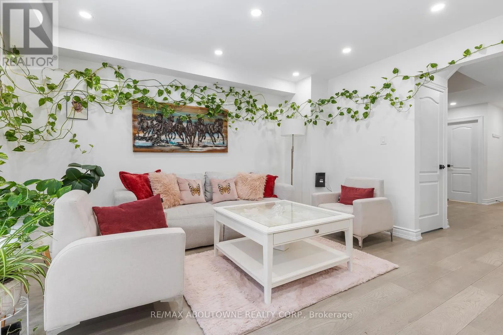 1118 AVONDALE DRIVE