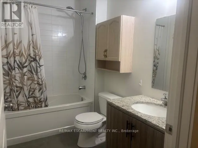 101 - 4040 UPPER MIDDLE ROAD