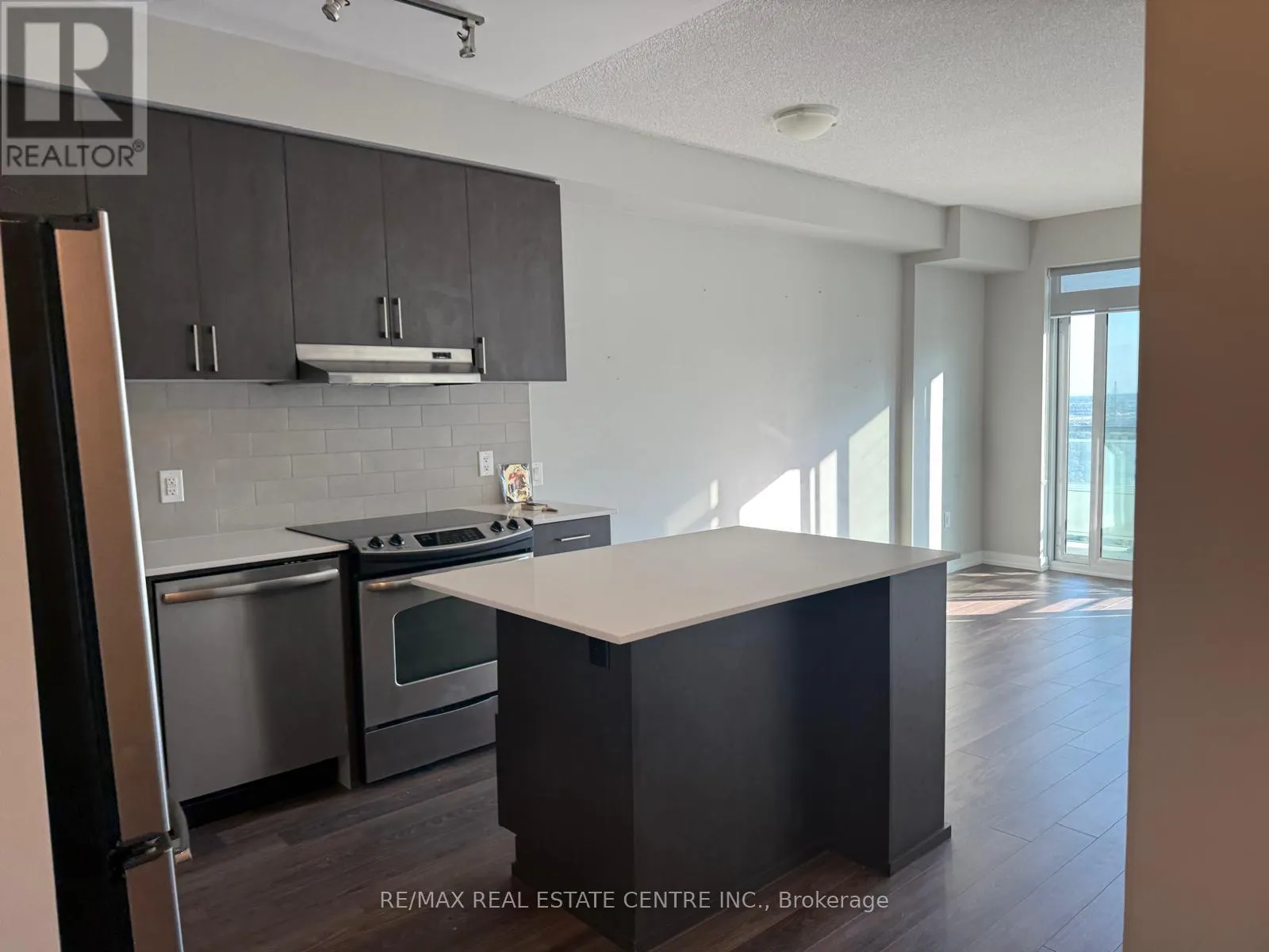 2108 - 2560 EGLINTON AVENUE W