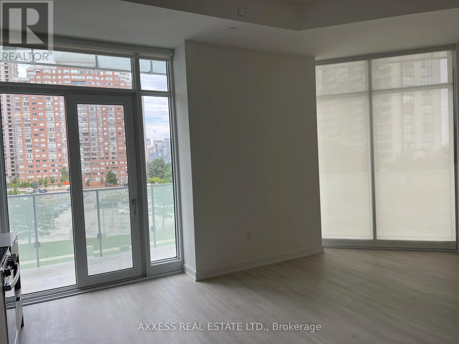305 - 3883 QUARTZ ROAD