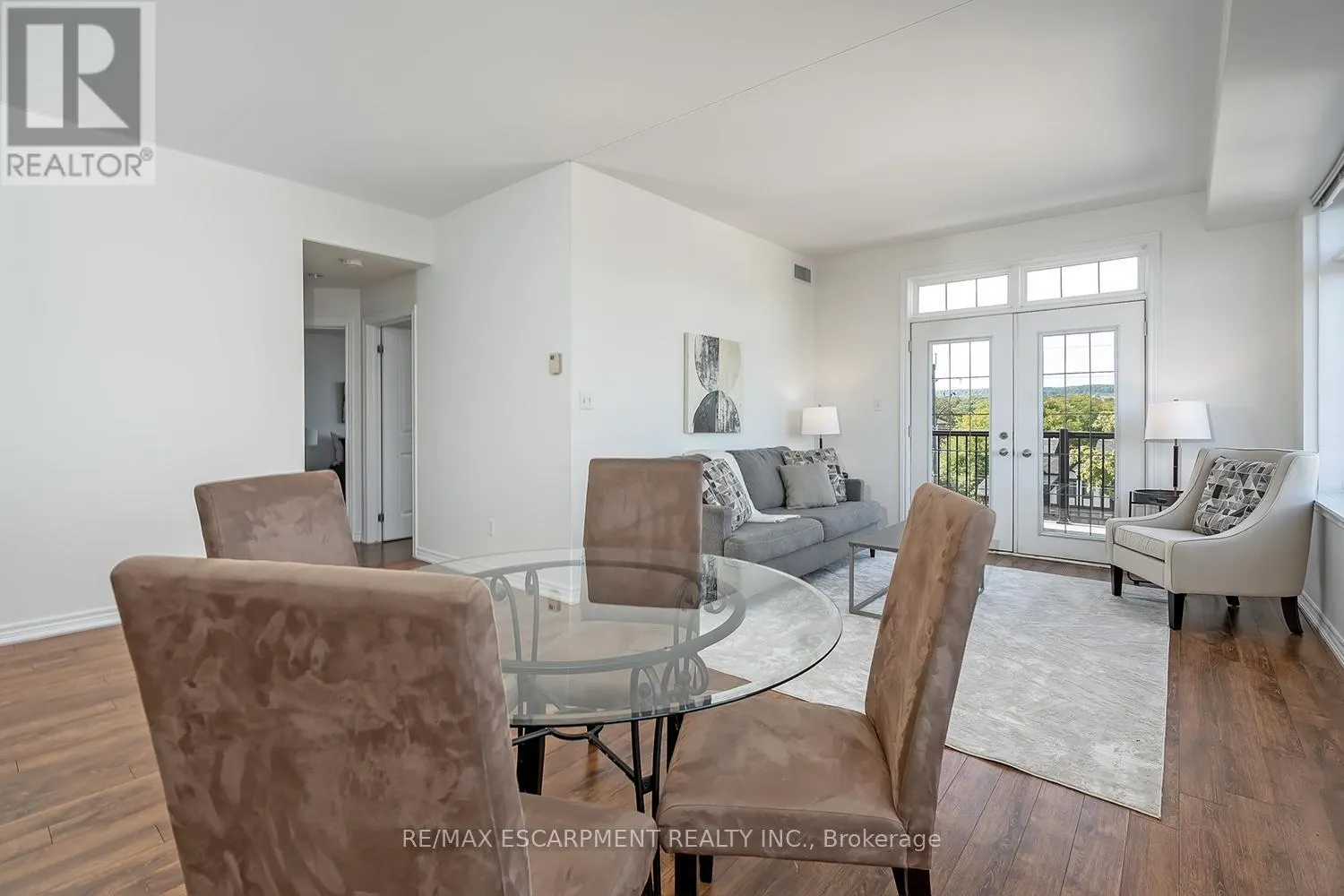 503 - 396 PLAINS ROAD E