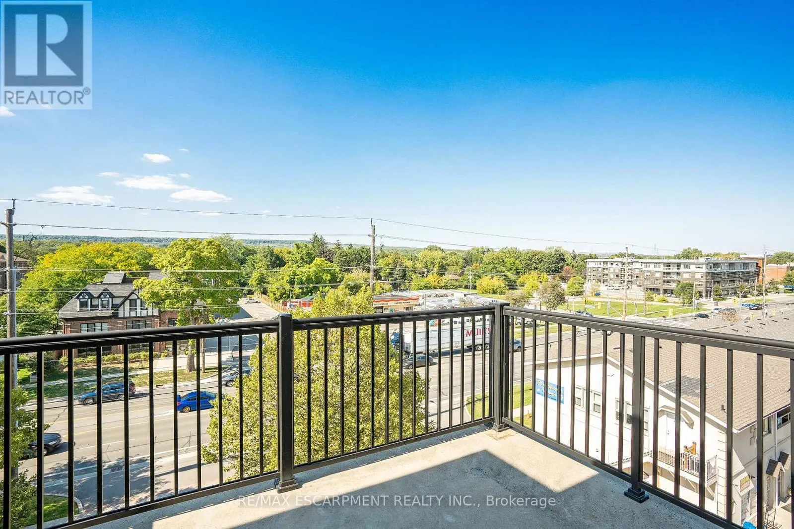 503 - 396 PLAINS ROAD E