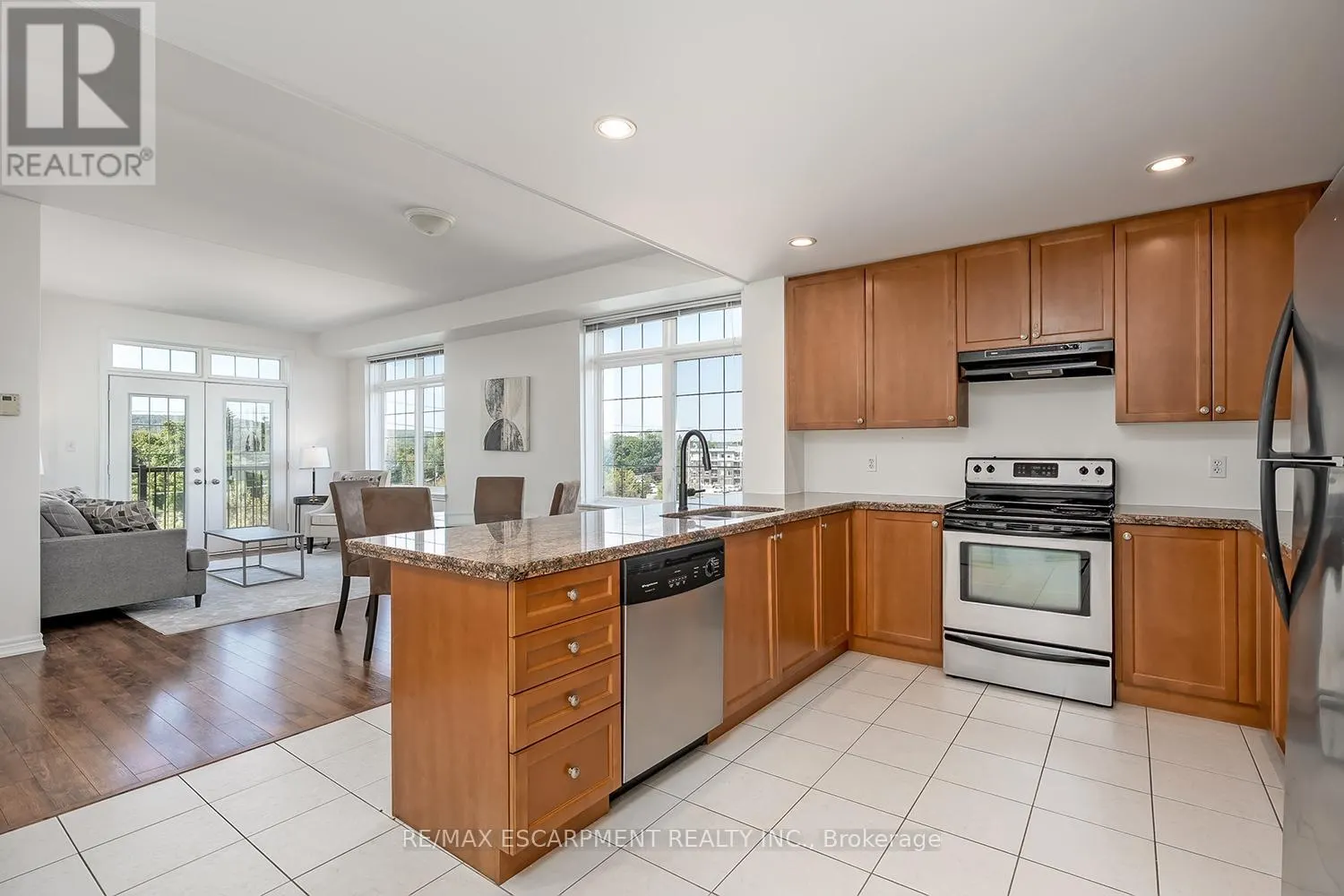 503 - 396 PLAINS ROAD E