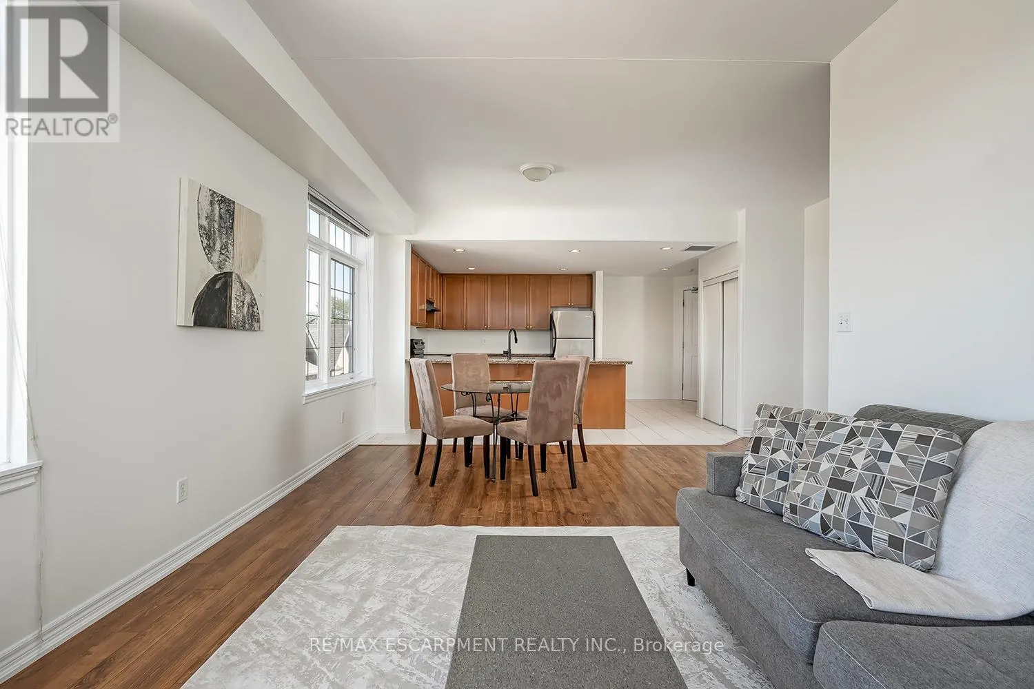 503 - 396 PLAINS ROAD E