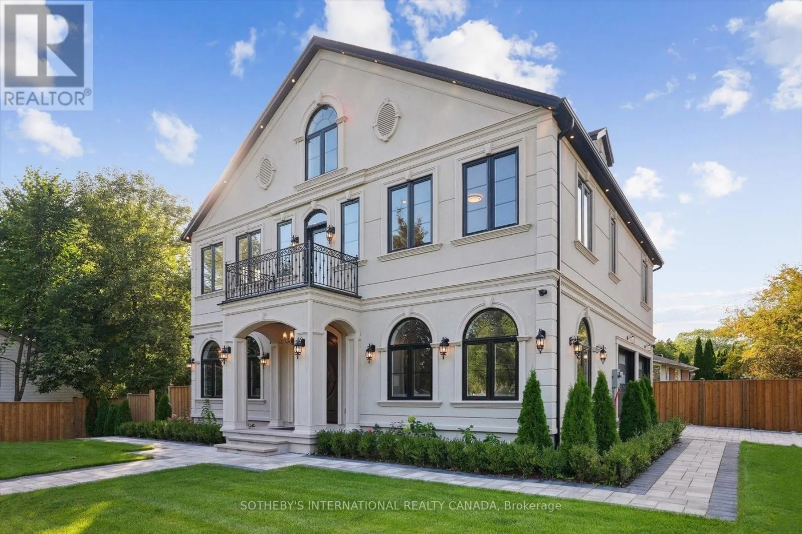 452 ROTHESAY PLACE