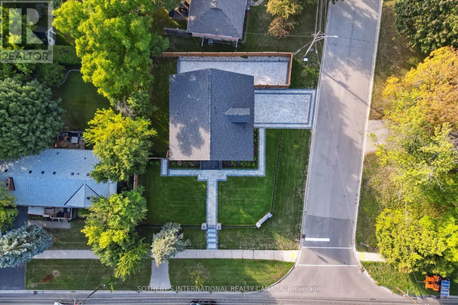 452 ROTHESAY PLACE