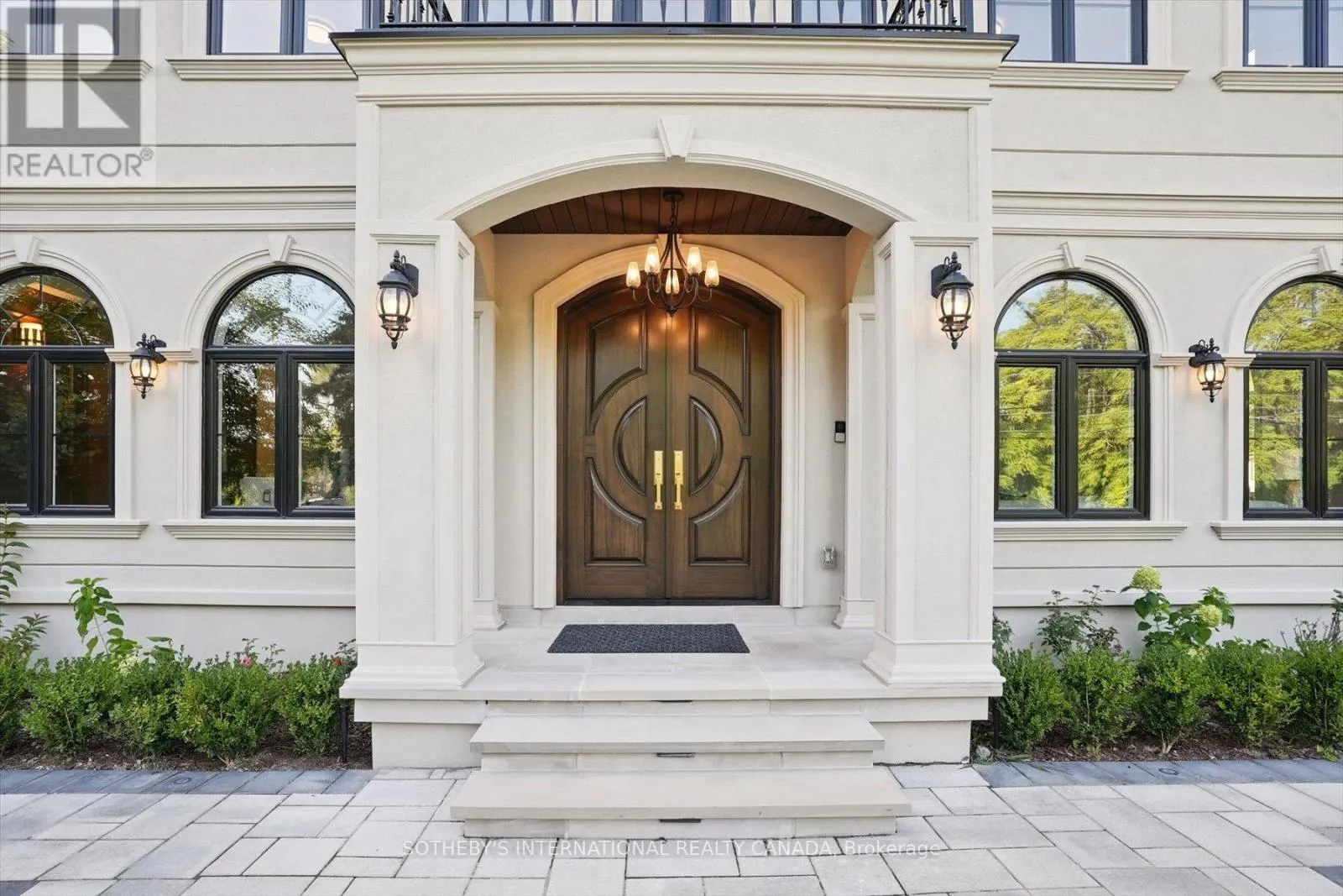 452 ROTHESAY PLACE