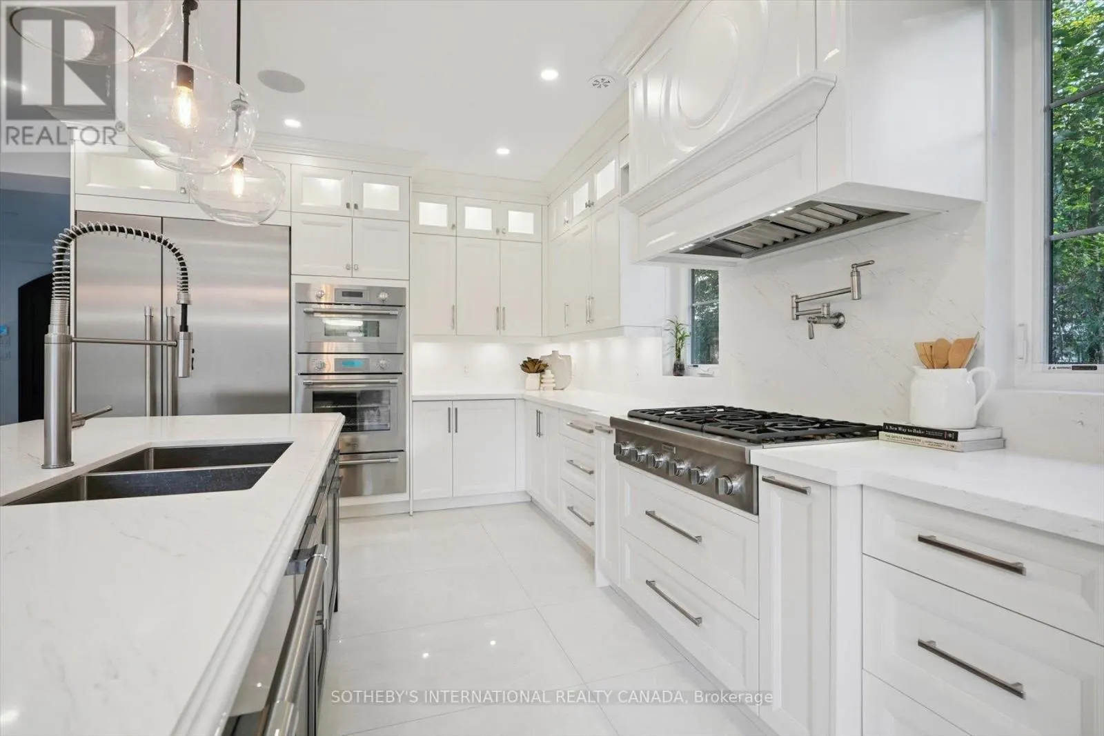 452 ROTHESAY PLACE