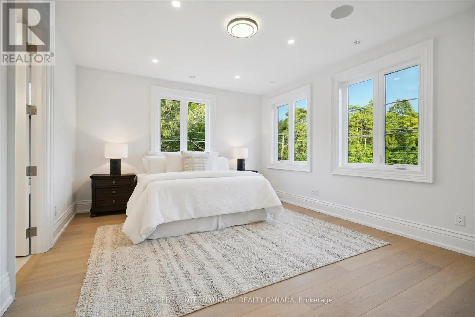 452 ROTHESAY PLACE