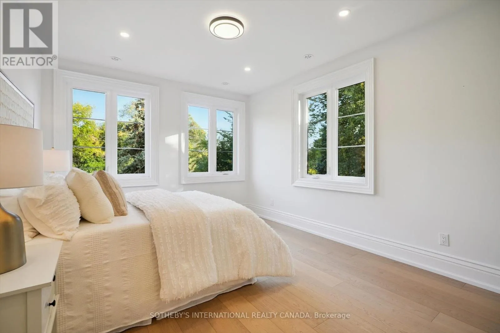 452 ROTHESAY PLACE